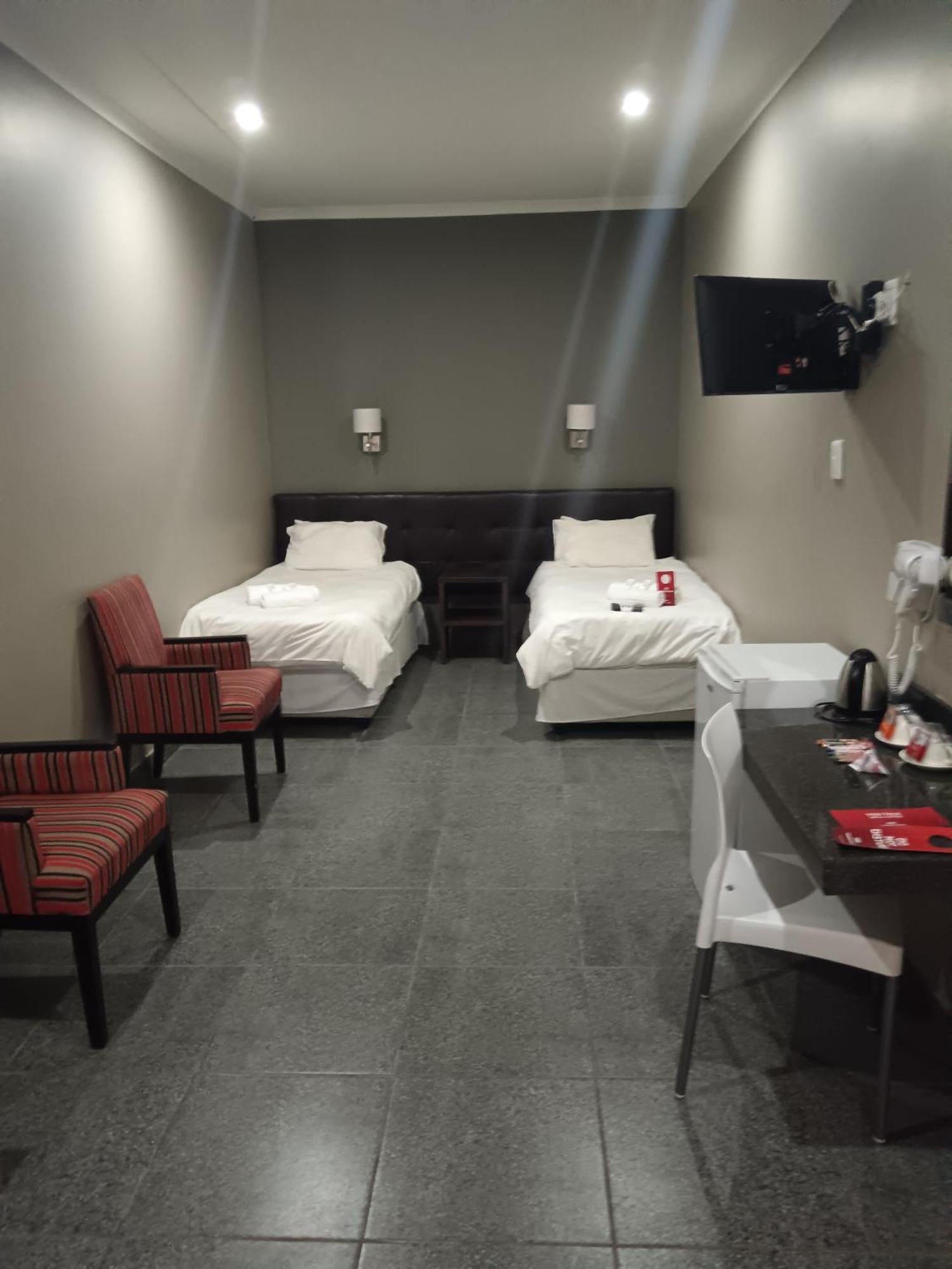 卡尔维尼亚酒店 Calvinia 外观 照片